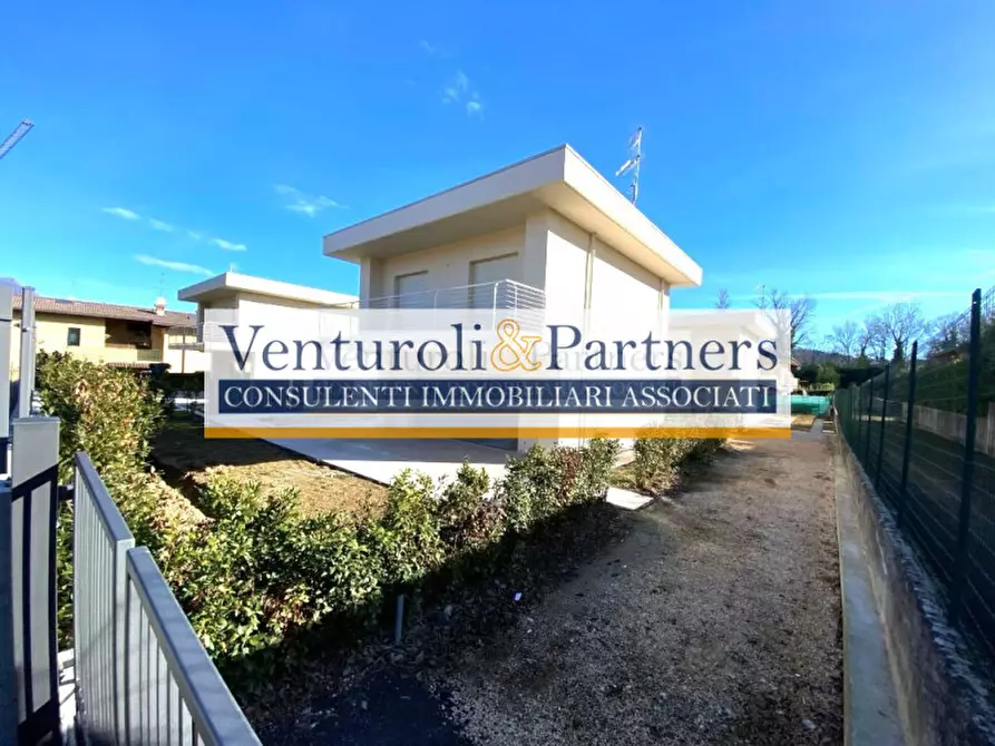 Immagine 6 di Villa in vendita  in via Belvedere a Manerba Del Garda