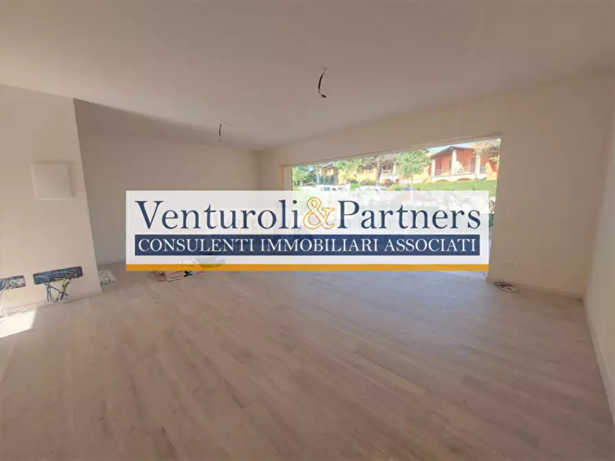 Immagine 7 di Villa in vendita  in via Belvedere a Manerba Del Garda