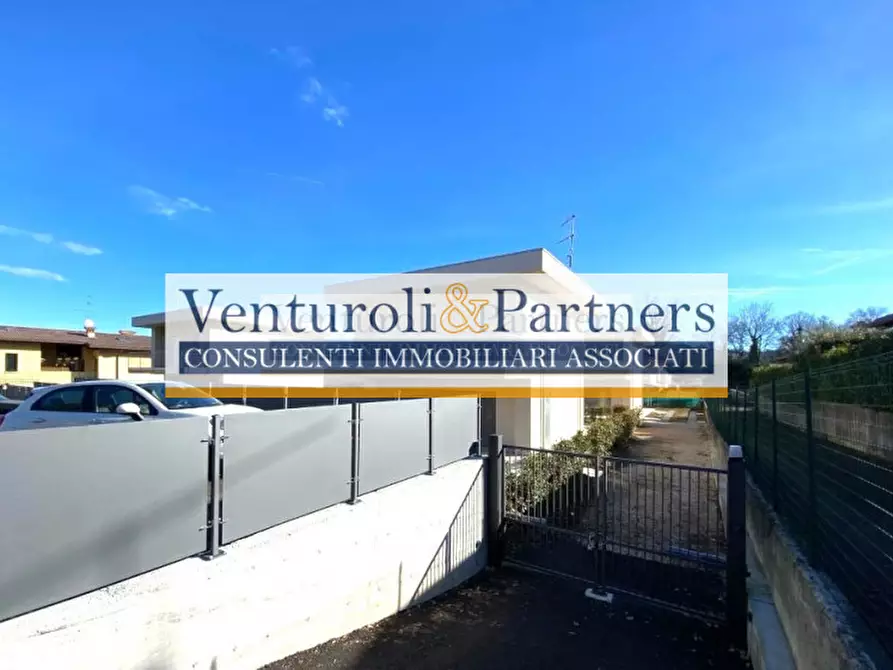 Immagine 13 di Villa in vendita  in via Belvedere a Manerba Del Garda