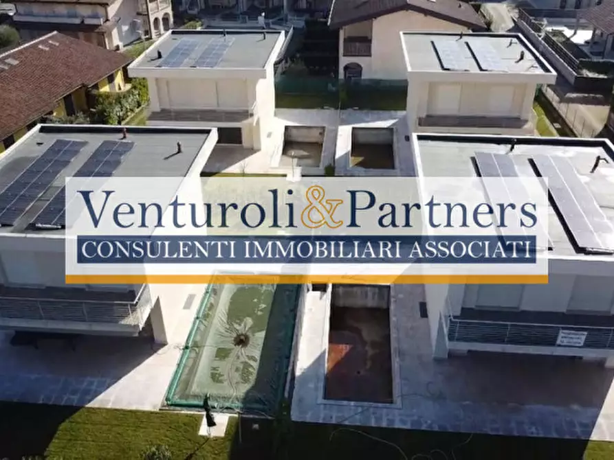 Immagine 16 di Villa in vendita  in via Belvedere a Manerba Del Garda