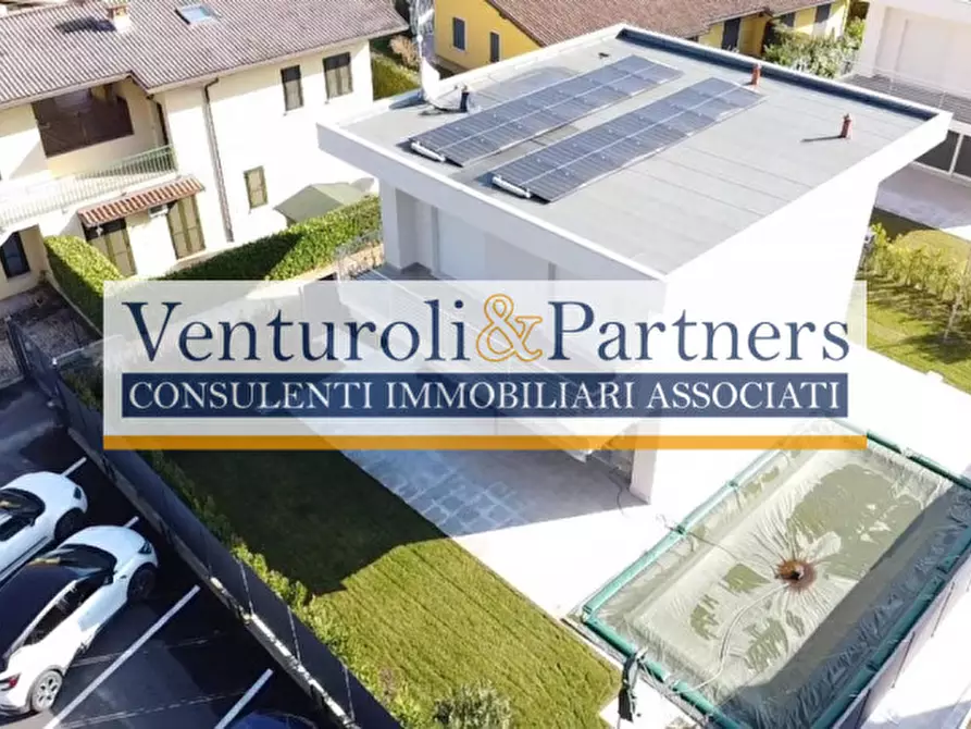 Immagine 18 di Villa in vendita  in via Belvedere a Manerba Del Garda