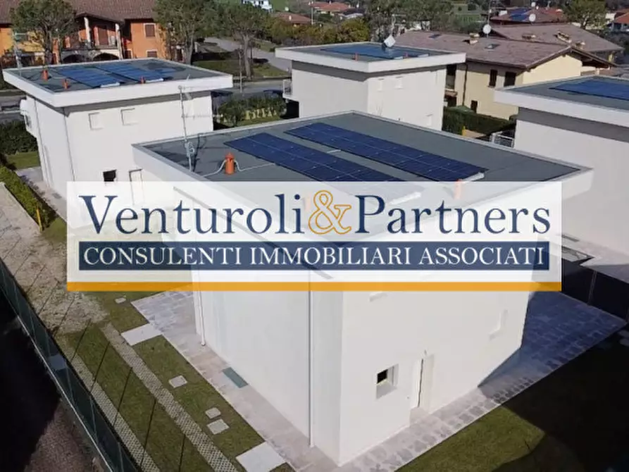 Immagine 19 di Villa in vendita  in via Belvedere a Manerba Del Garda