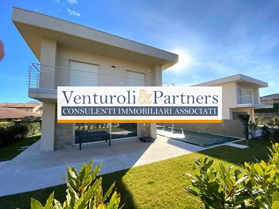 Immagine 20 di Villa in vendita  in via Belvedere a Manerba Del Garda