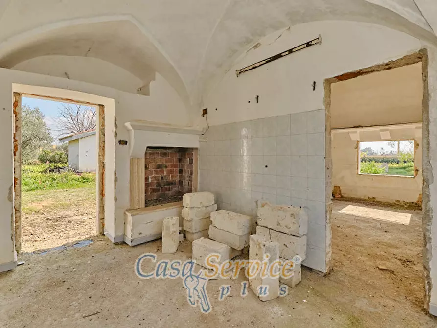 Immagine 37 di Villa in vendita  a Parabita