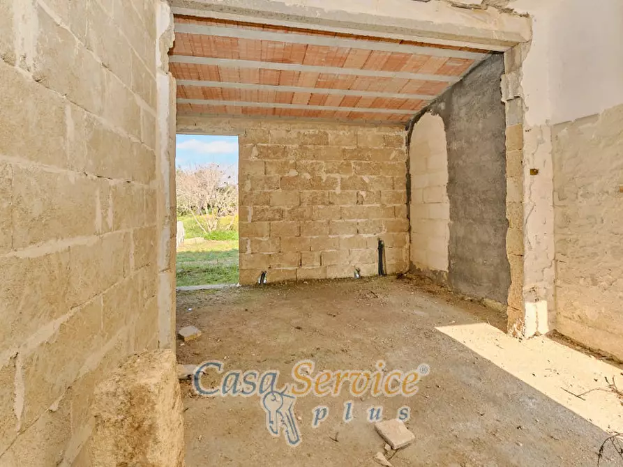 Immagine 39 di Villa in vendita  a Parabita