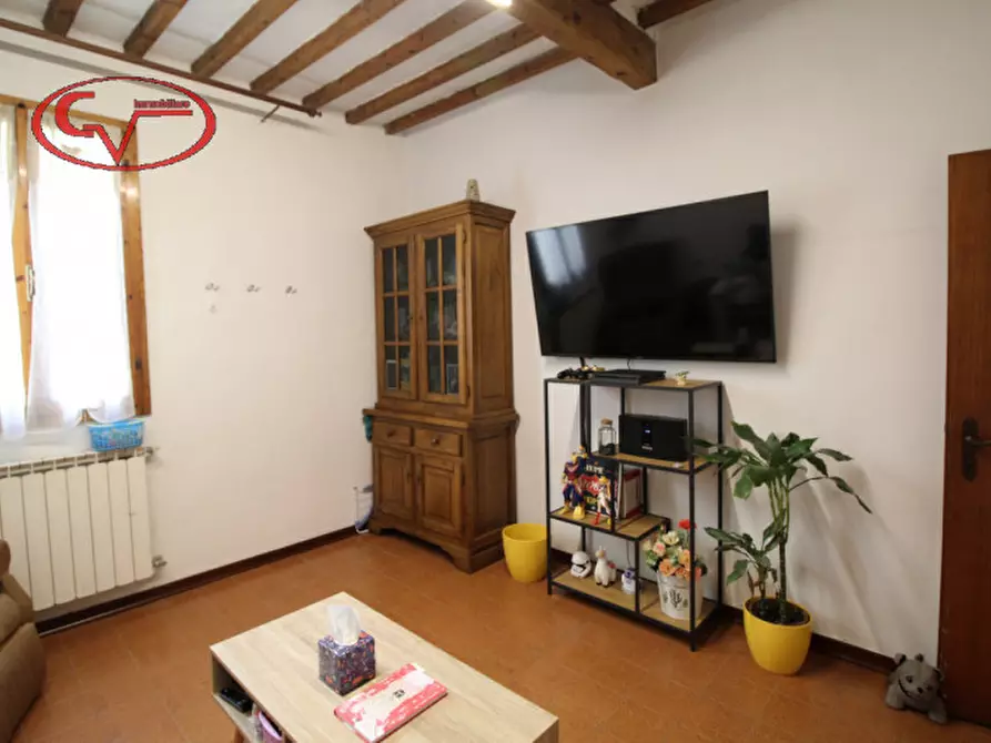 Immagine 12 di Palazzo in vendita  a San Giovanni Valdarno