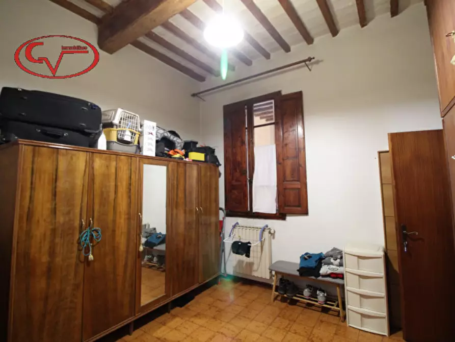 Immagine 16 di Palazzo in vendita  a San Giovanni Valdarno