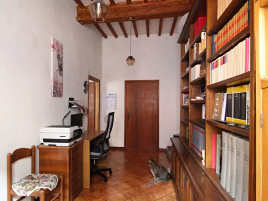 Immagine 19 di Palazzo in vendita  a San Giovanni Valdarno