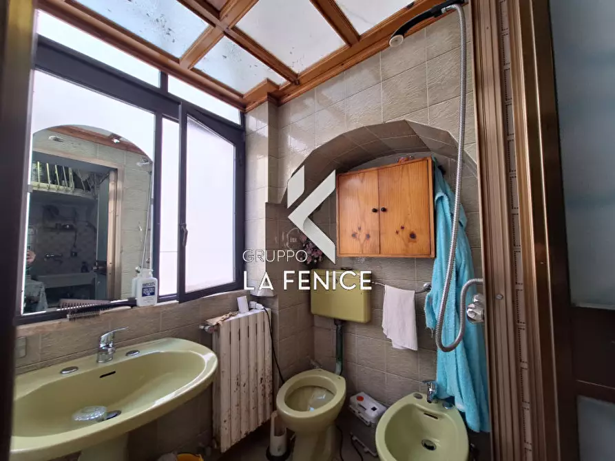 Immagine 14 di Casa indipendente in vendita  in via Giannone a Locorotondo