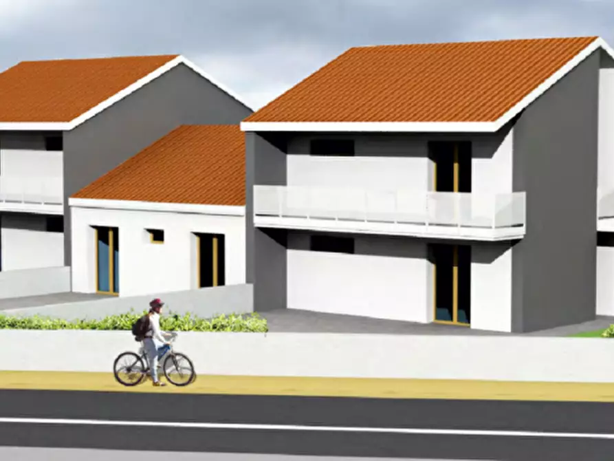 Immagine 5 di Casa trifamiliare in vendita  a Castelfranco Veneto