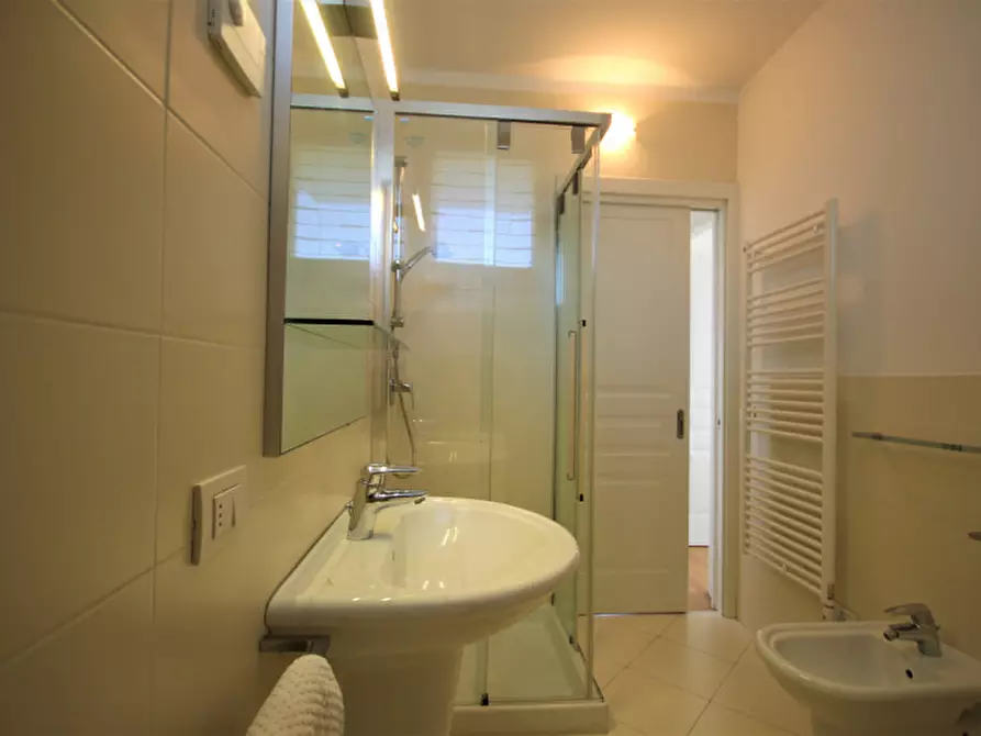 Immagine 23 di Attico in affitto  in via Colombara Ruffoni 22 a Lazise