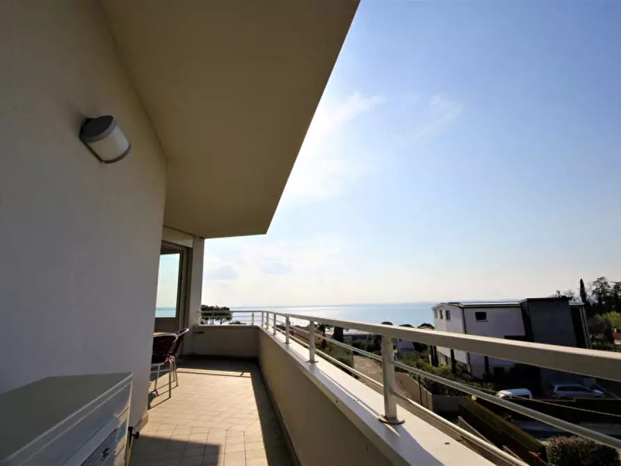 Immagine 39 di Attico in affitto  in via Colombara Ruffoni 22 a Lazise