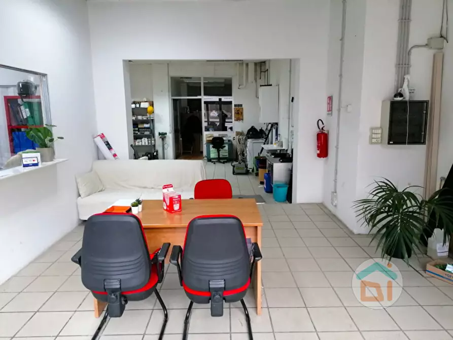 Immagine 6 di Ufficio in vendita  in via Benussi a Trieste