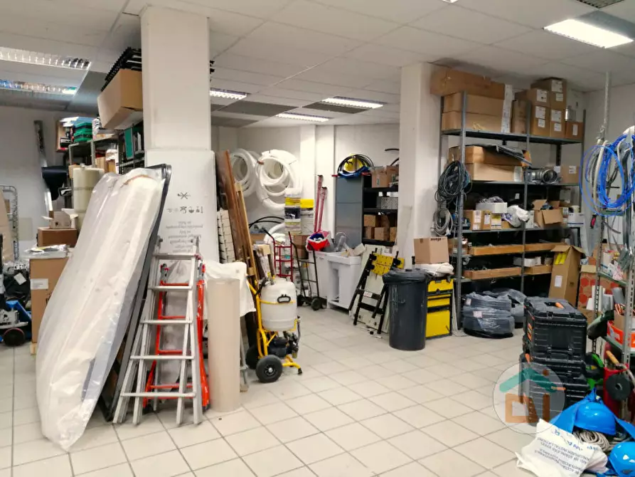 Immagine 10 di Ufficio in vendita  in via Benussi a Trieste