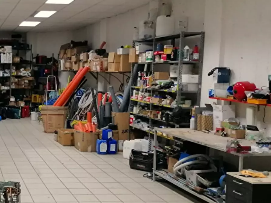 Immagine 15 di Ufficio in vendita  in via Benussi a Trieste