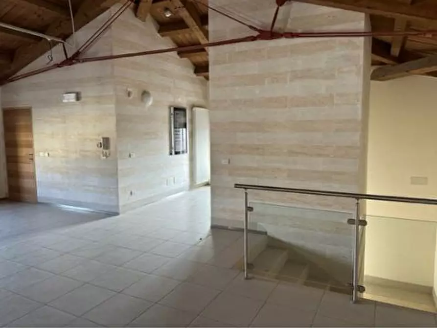 Immagine 11 di Ufficio in vendita  in Via Cesena a Montiano