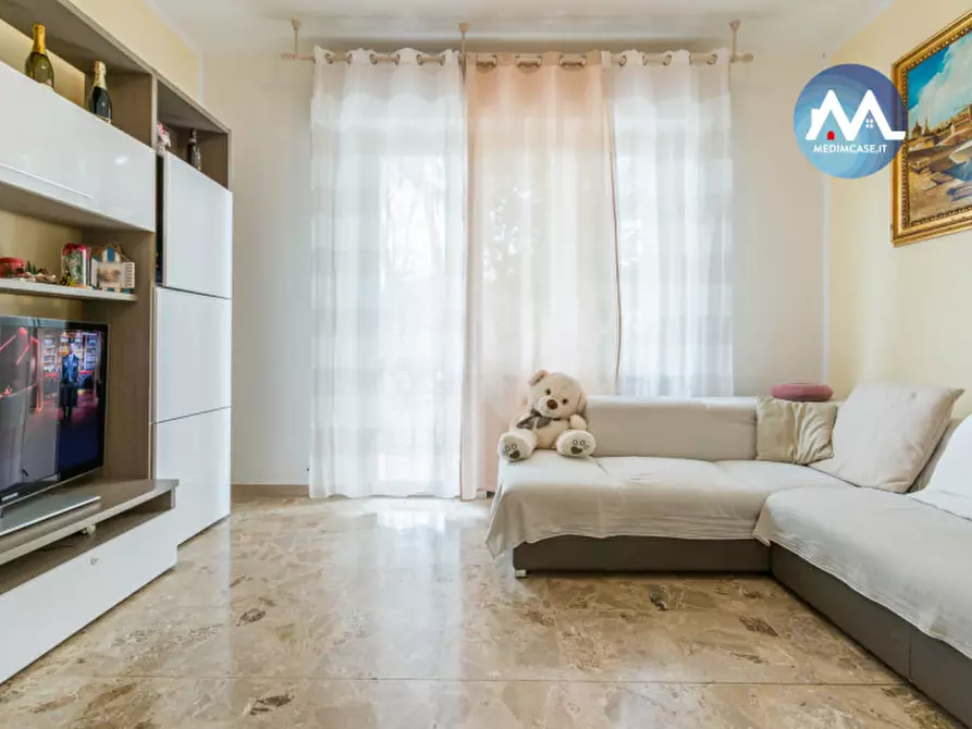 Immagine 2 di Casa bifamiliare in vendita  in via Basento 30 a Pesaro