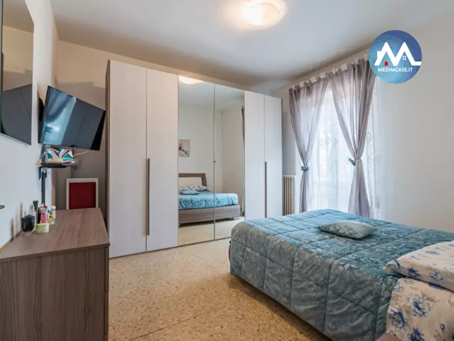 Immagine 12 di Casa bifamiliare in vendita  in via Basento 30 a Pesaro