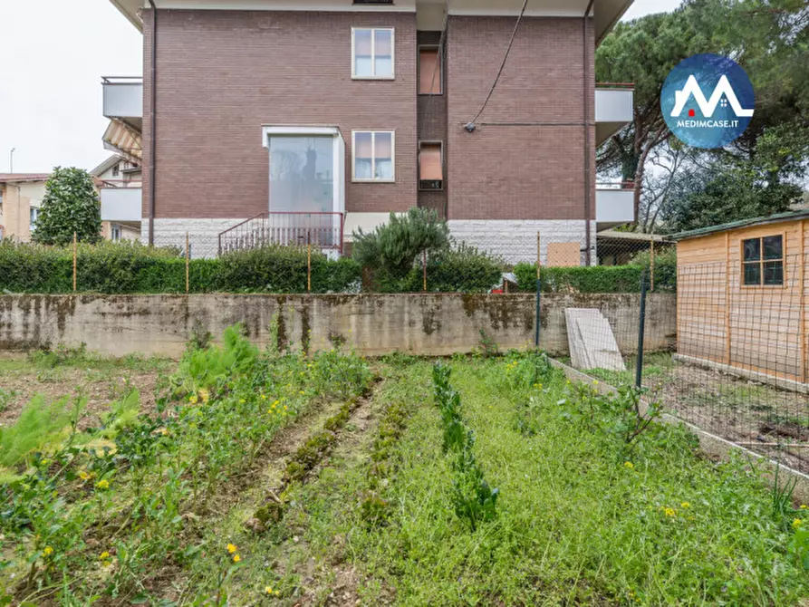 Immagine 27 di Casa bifamiliare in vendita  in via Basento 30 a Pesaro