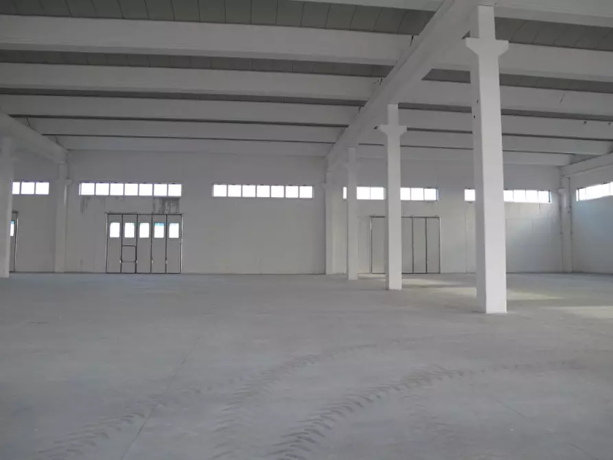 Immagine 3 di Capannone industriale in vendita  in via Zara a Montichiari