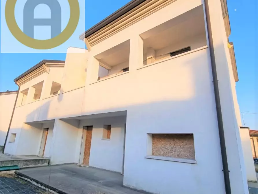 Immagine 1 di Casa bifamiliare in vendita  a Tezze Sul Brenta
