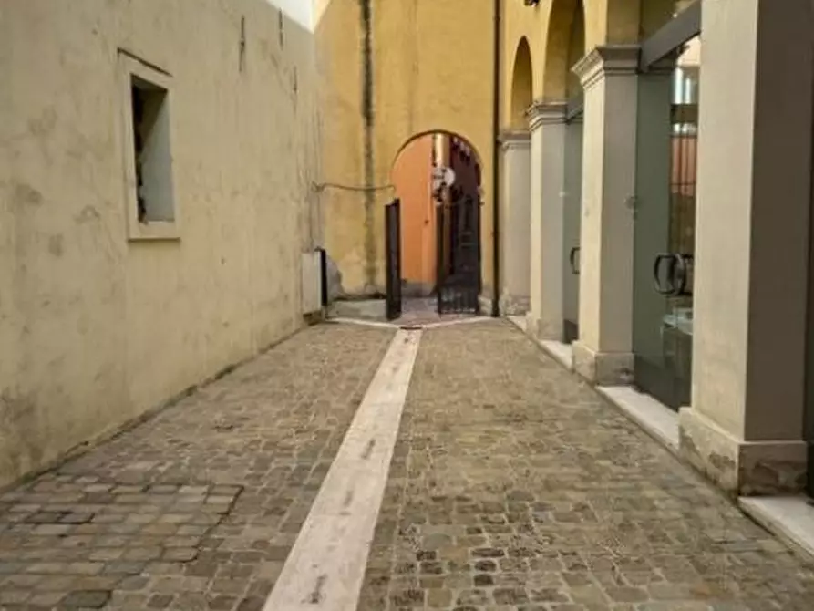 Immagine 6 di Ufficio in vendita  a Savignano Sul Rubicone