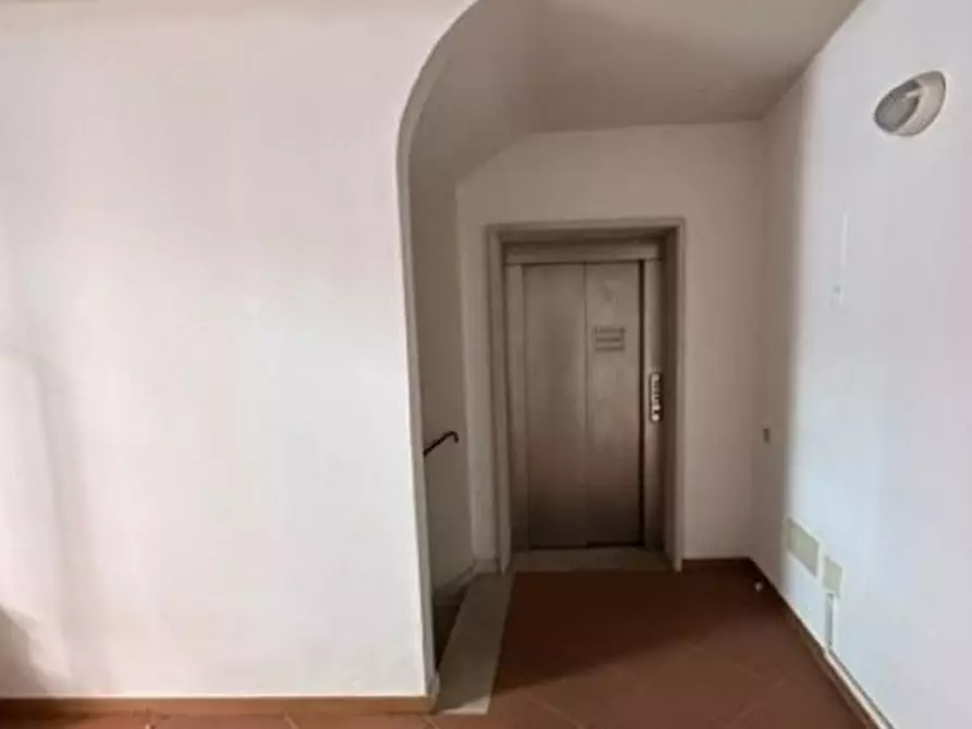 Immagine 9 di Ufficio in vendita  a Savignano Sul Rubicone