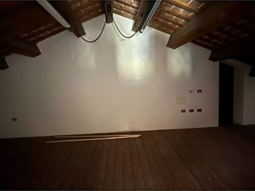 Immagine 18 di Ufficio in vendita  a Savignano Sul Rubicone