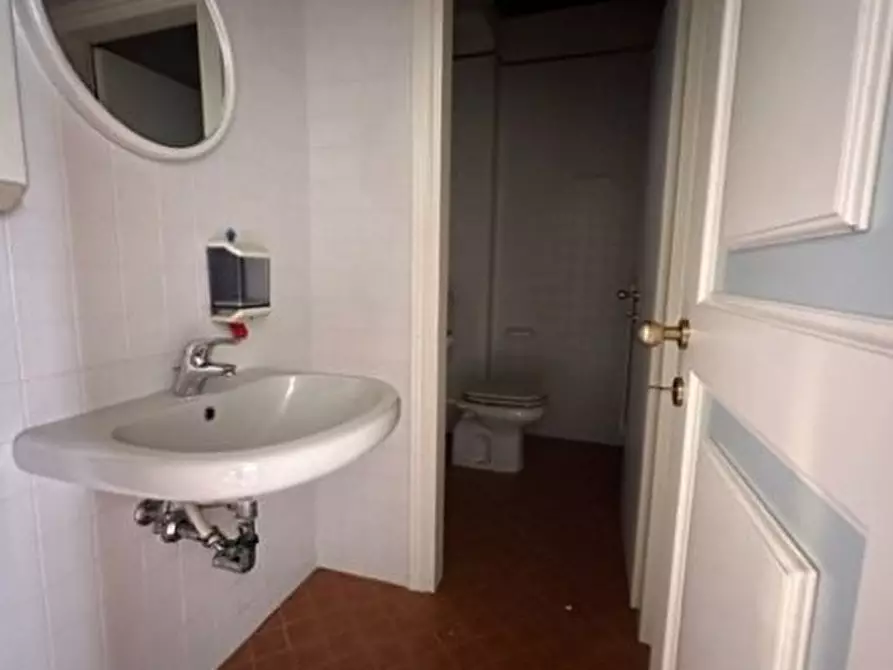 Immagine 22 di Ufficio in vendita  a Savignano Sul Rubicone