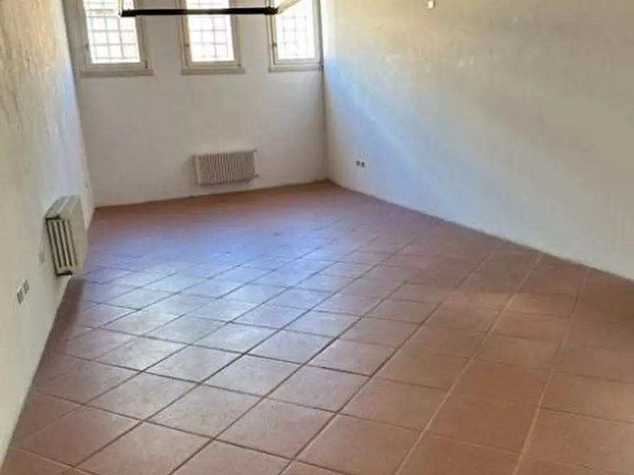 Immagine 32 di Ufficio in vendita  a Savignano Sul Rubicone
