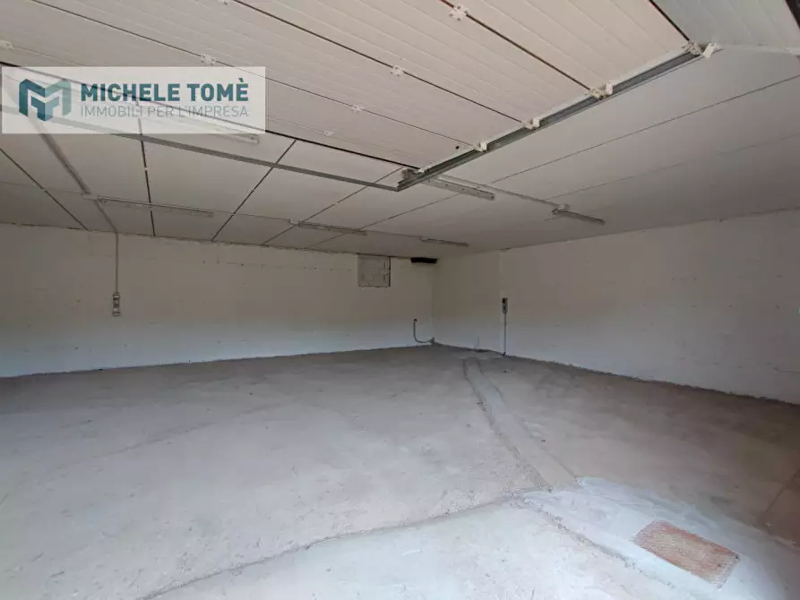 Immagine 9 di Magazzino in affitto  in Località Coletto a Rivoli Veronese