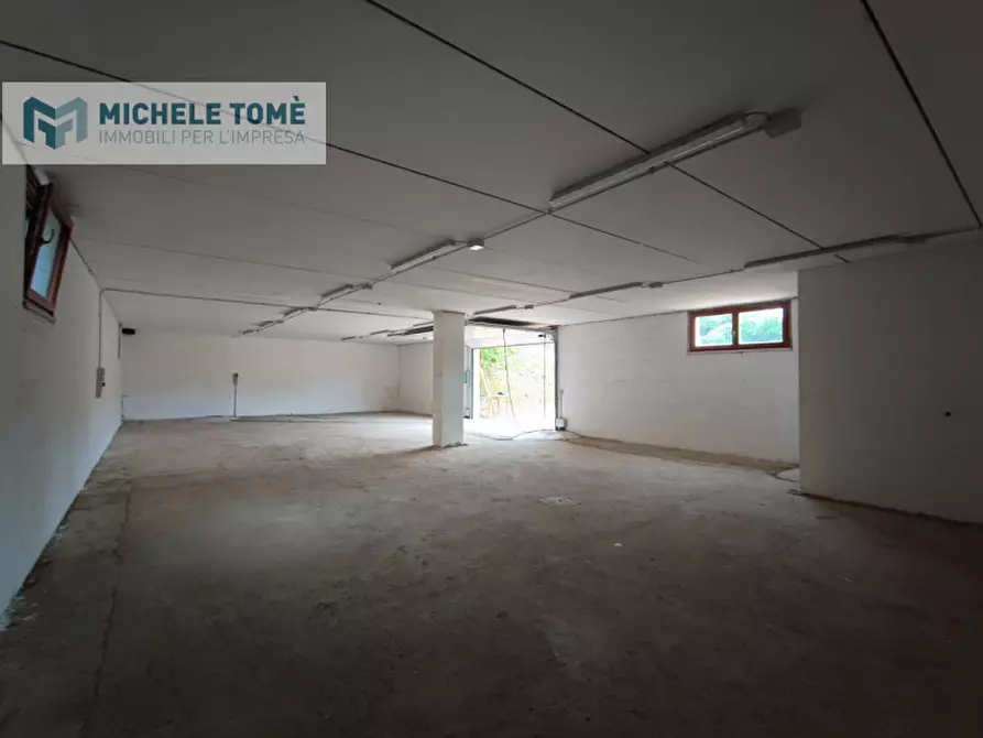 Immagine 12 di Magazzino in affitto  in Località Coletto a Rivoli Veronese