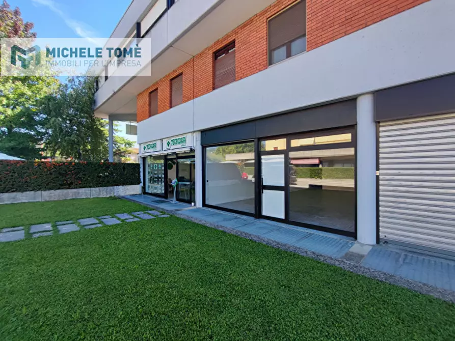 Immagine 1 di Negozio in vendita  in Via Beethoven a San Pietro In Cariano