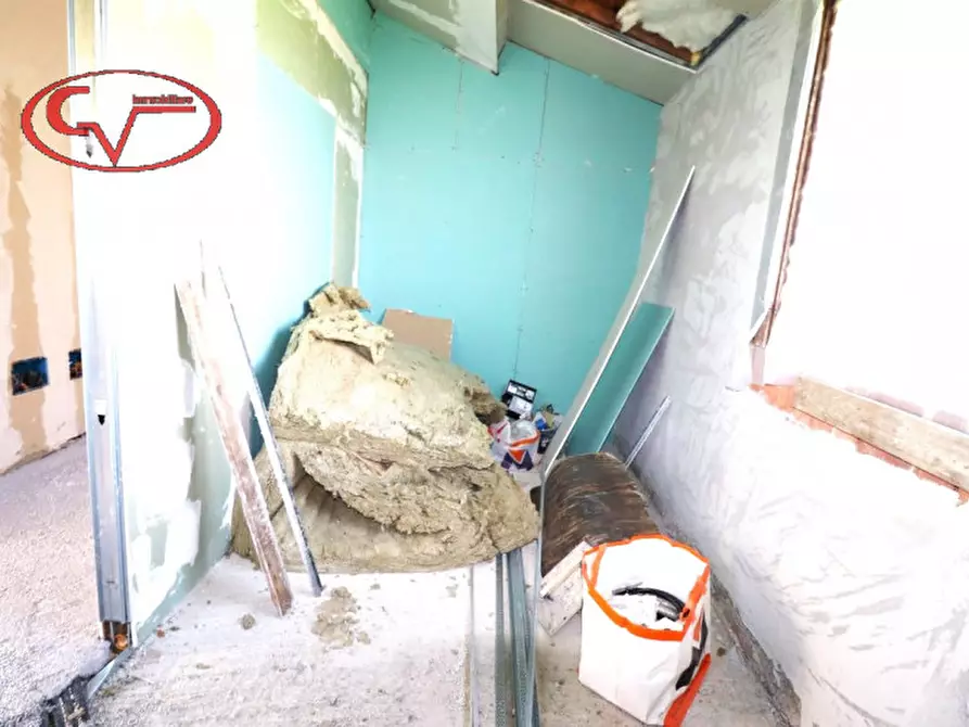 Immagine 14 di Casa indipendente in vendita  in levane a Montevarchi