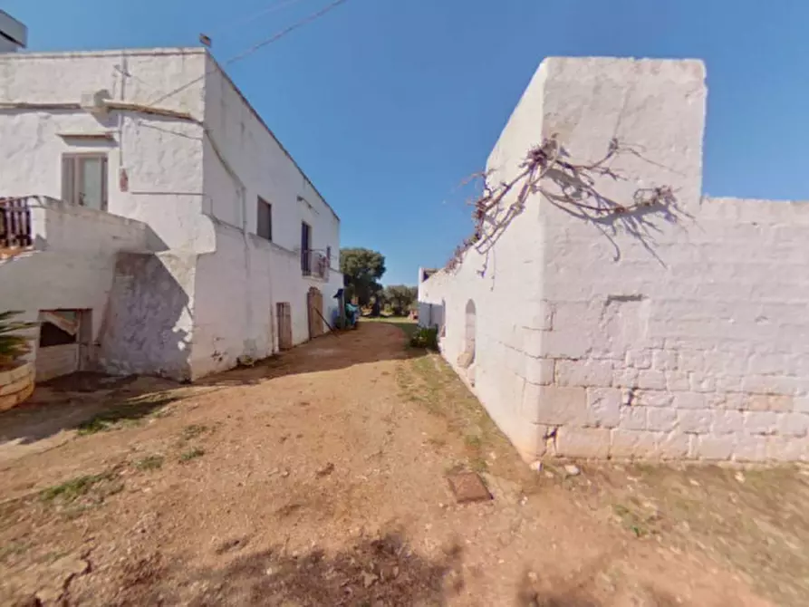 Immagine 59 di Rustico / casale in vendita  a Ostuni