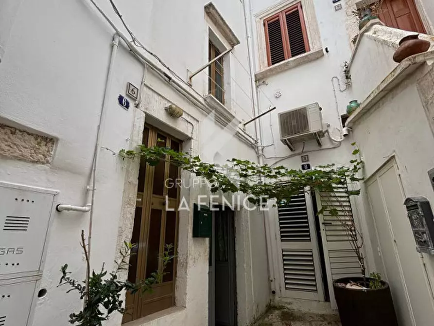 Immagine 1 di Casa indipendente in vendita  in via salvator rosa a Martina Franca