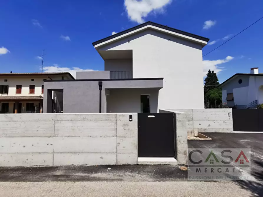 Immagine 1 di Casa indipendente in vendita  in Via Gradisca a Cordenons
