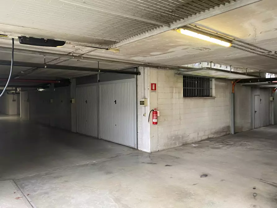 Immagine 3 di Garage in vendita  in Via Lazio a Rubano