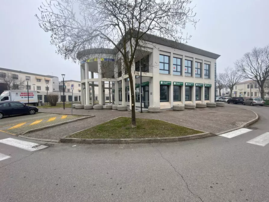 Immagine 5 di Garage in vendita  in Via Lazio a Rubano