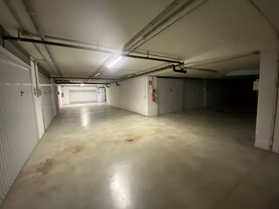 Immagine 7 di Garage in vendita  in Via Lazio a Rubano