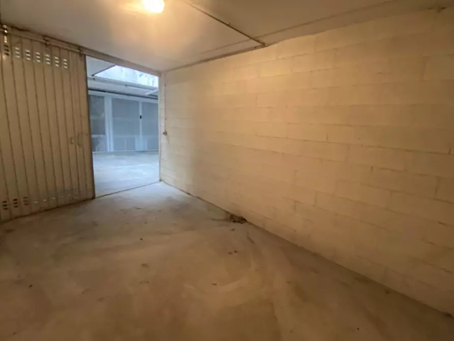 Immagine 11 di Garage in vendita  in Via Lazio a Rubano