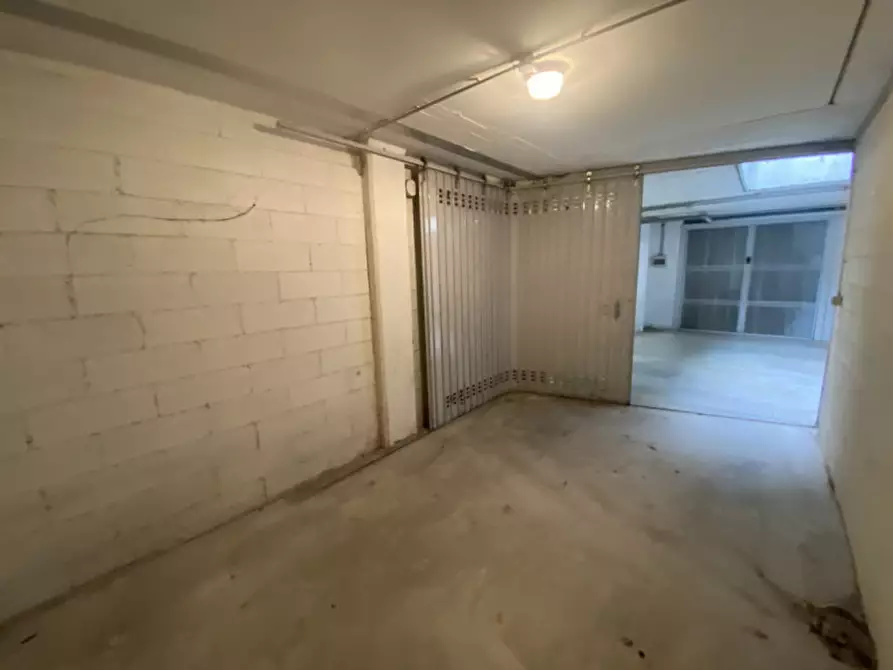 Immagine 12 di Garage in vendita  in Via Lazio a Rubano