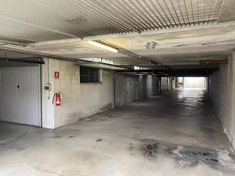Immagine 13 di Garage in vendita  in Via Lazio a Rubano