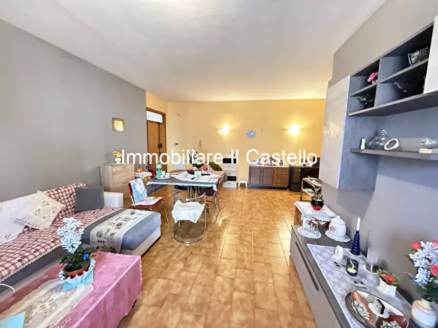 Immagine 3 di Appartamento in vendita  a Castiglione Del Lago