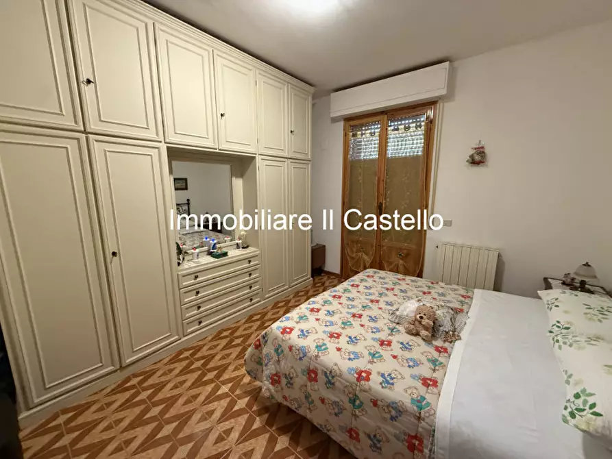 Immagine 9 di Appartamento in vendita  a Castiglione Del Lago