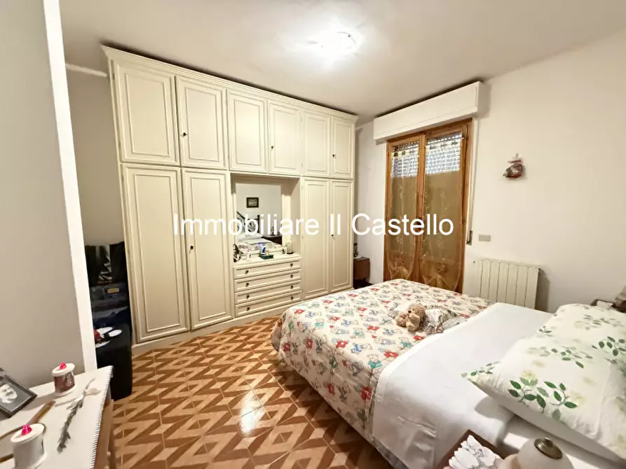 Immagine 11 di Appartamento in vendita  a Castiglione Del Lago