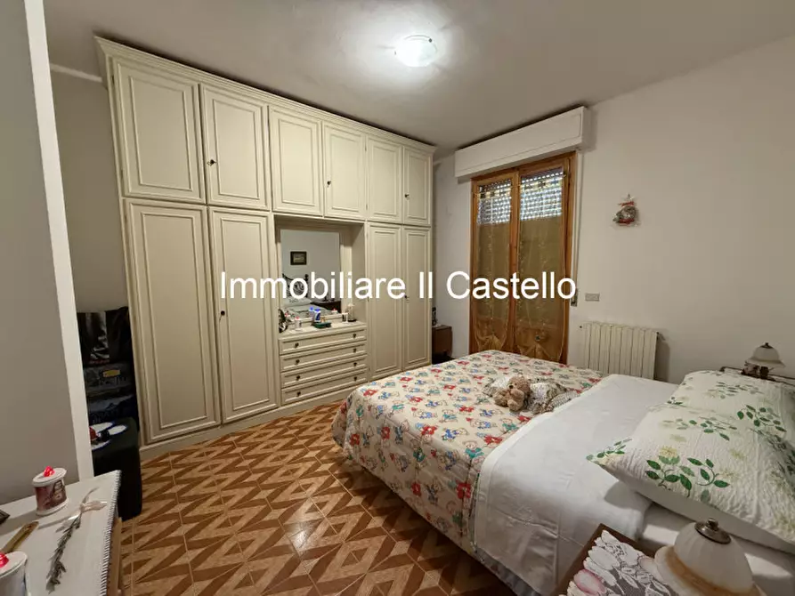 Immagine 12 di Appartamento in vendita  a Castiglione Del Lago