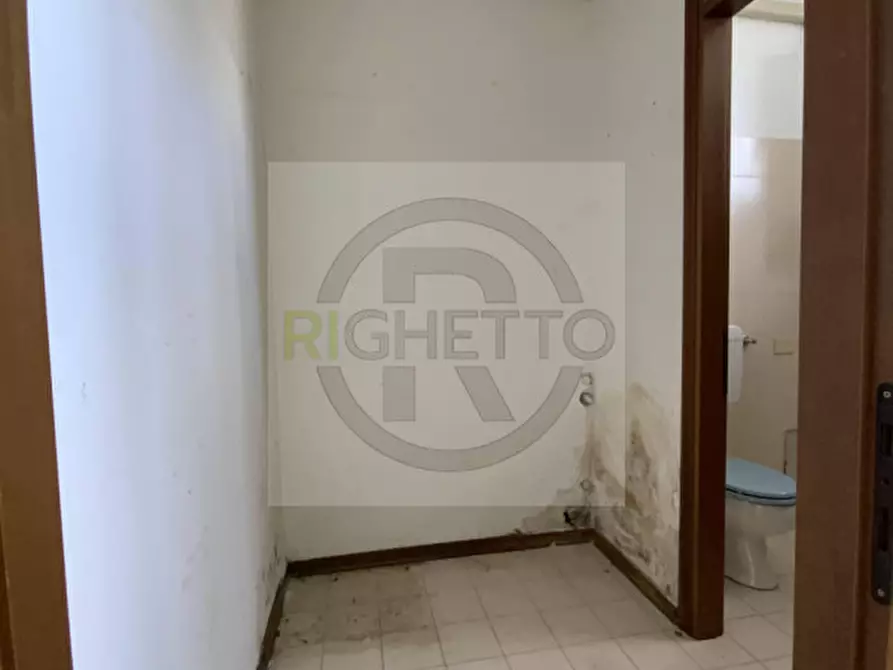 Immagine 7 di Negozio in affitto  a Limena