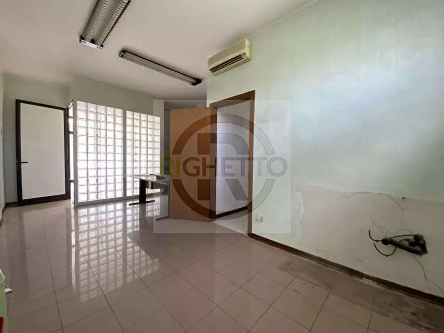 Immagine 8 di Negozio in affitto  a Limena