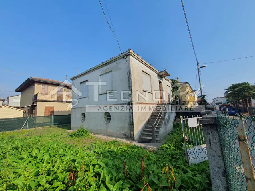 Immagine 1 di Casa indipendente in vendita  a Padova